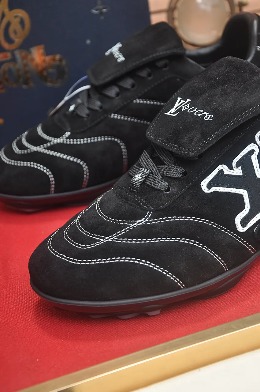 Men's shoes 💰680💶[LOUIS VUITTON] (original order) couple model 🍀LV Louis Vuitton * - top version of LV classic trendy shoes! Made of imported original cowhide, water-dyed cowhide lining, and original wear-resistant rubber outsole! High quality products! Size for women: 35-40. Men: 39-46 (45.46 customized)